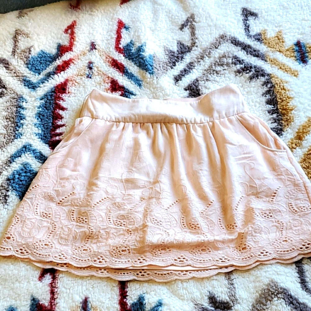 Light pink skirt with pockets